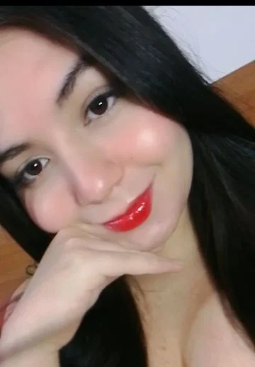 Girl available for video chat on Thunder