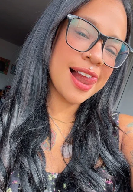 Random video chat with real girls online on Thunder